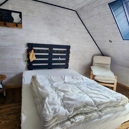 La Petite Maison En Bois Bleue Кибервиль Экстерьер фото